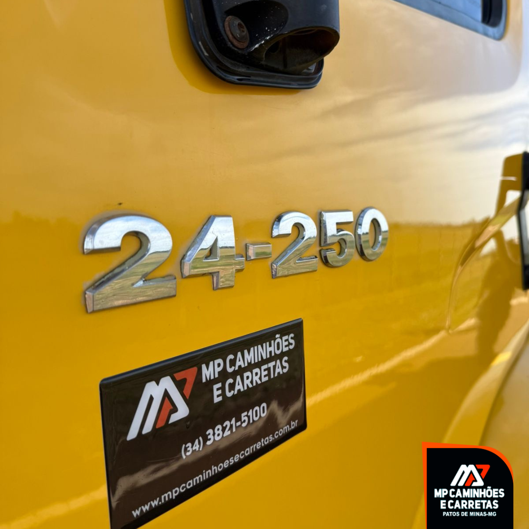 Foto 9 - VOLKSWAGEM 24.250 BITRUCK NA CAÇAMBA 